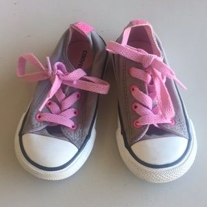 Kids converse